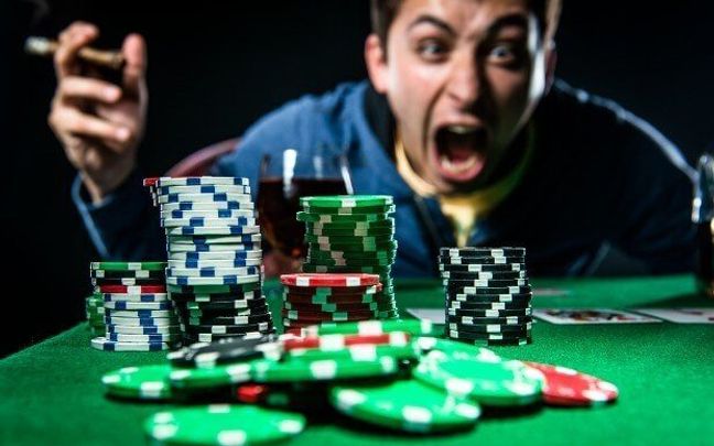 Understanding Tilt in Poker: Symptoms, Effects, and Strategies for Limiting It