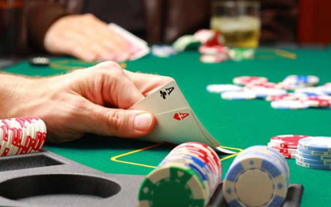 What is a Free Card in poker? Real-life examples of Free Cards in a poker game