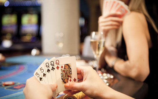 Ante là gì trong poker? Tầm quan trọng và tác động đặc biệt của ante